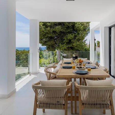 Wonderful Near With Mediterranean Views Semesterbostad