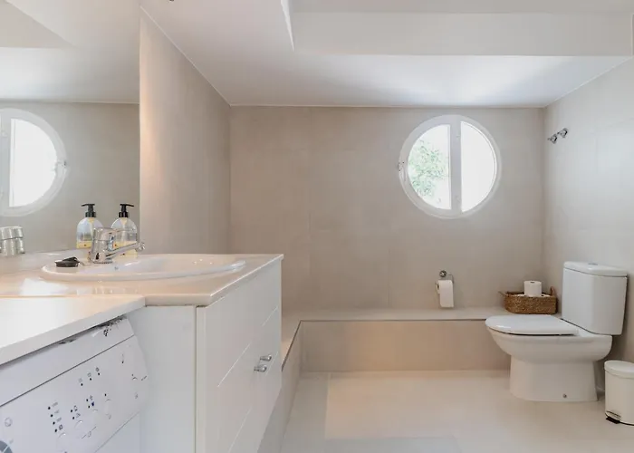 Wonderful Near With Mediterranean Views *