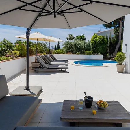 Wonderful Near With Mediterranean Views Ferienhaus