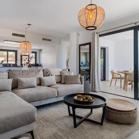 Wonderful Near With Mediterranean Views Ferienhaus Marbella